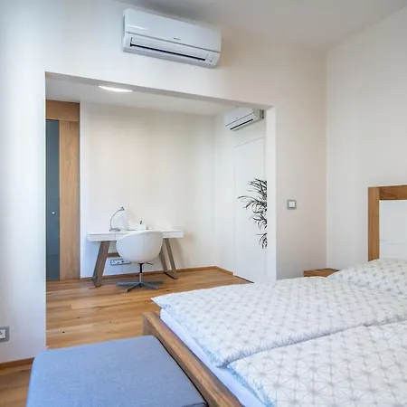 Luxurious And Quiet Near Wenceslas Square By Easybnb *