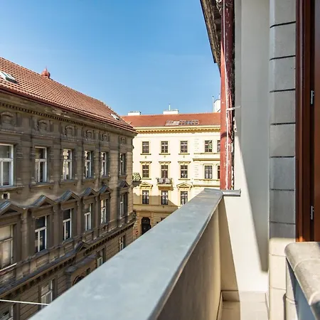 Luxurious And Quiet Near Wenceslas Square By Easybnb Lägenhet